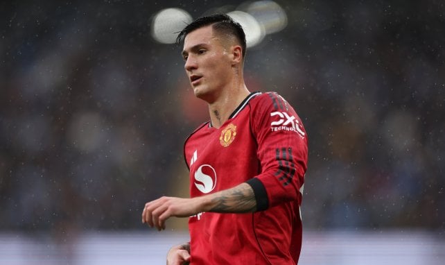 Benjamin Sesko valora la exigencia en el Manchester United