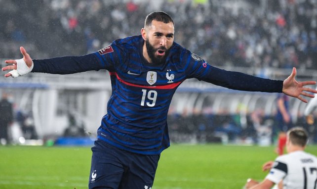 Karim Benzema celebrando un gol con la selección francesa