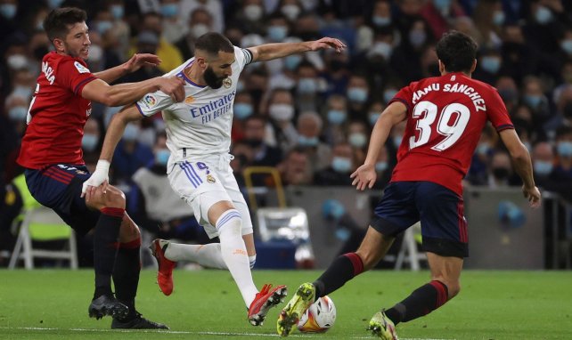 Karim Benzema, en acción con el Real Madrid ante Osasuna