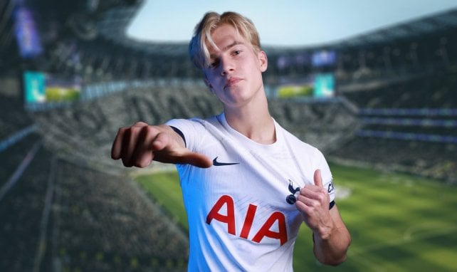 Lucas Bergvall, con los colores del Tottenham Hotspur