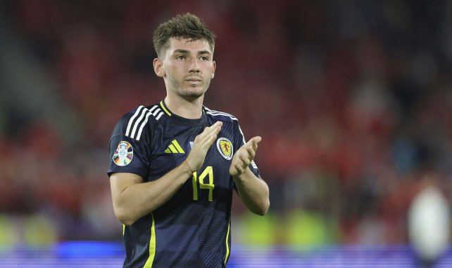 Billy Gilmour con Escocia