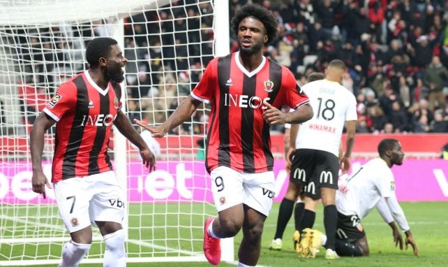 El Oporto presume de nuevo delantero