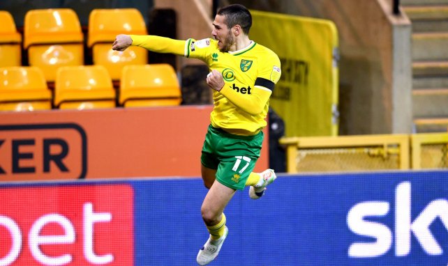 Emiliano Buendia celebra un gol con el Norwich City