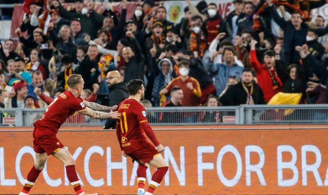 Carles Pérez celebrando un gol con la Roma