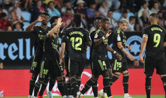 El Real Madrid festeja uno de sus goles en Vigo