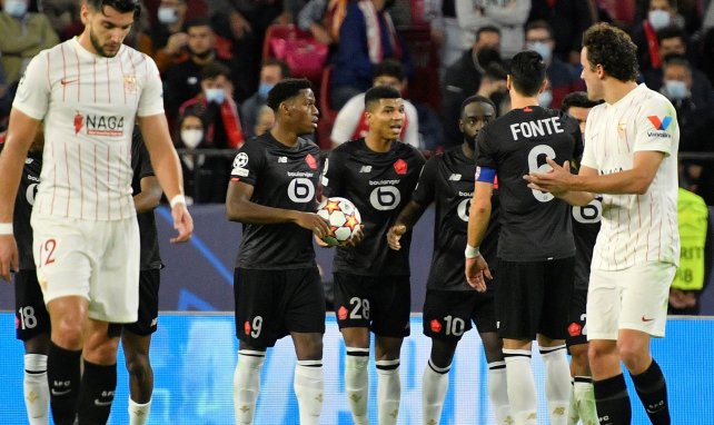 Los futbolistas del Lille celebran el tanto de Jonathan Ikoné