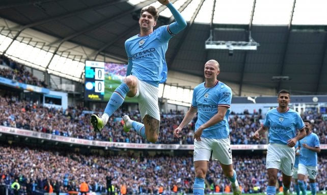 John Stones celebra un gol