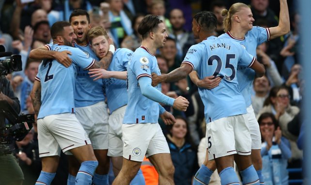 Los jugadores del Manchester City celebran uno de sus goles
