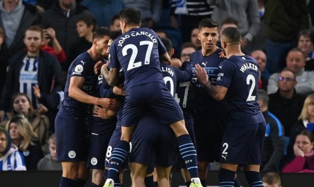 Los jugadores del Manchester City celebran uno de sus goles