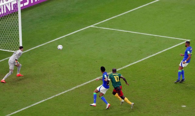 Vincent Aboubakar, marcando a Brasil