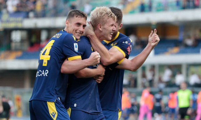 Los jugadores del Hellas Verona celebran un gol
