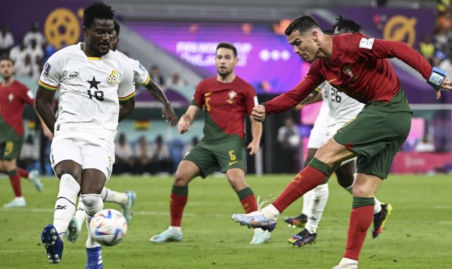 Cristiano Ronaldo dispara en el partido ante Ghana