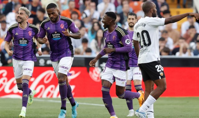 Cyle Larin abrió el marcador en Mestalla