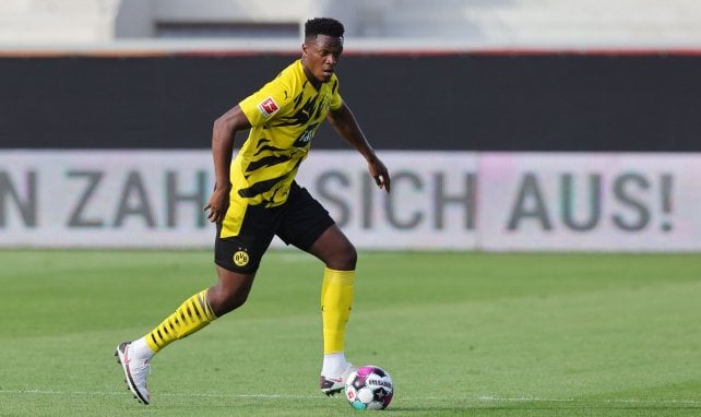 Dan-Axel Zagadou, en acción con el Borussia Dortmund