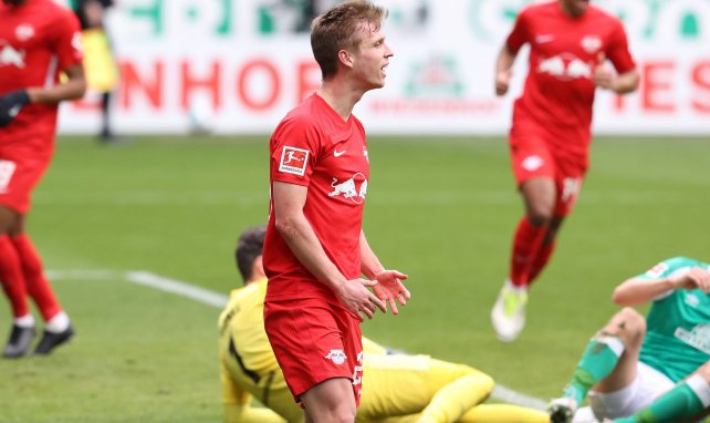 Dani Olmo defendiendo los colores de RB Leipzig
