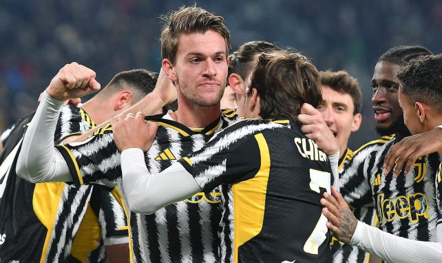 Daniele Rugani celebra con la Juventus.