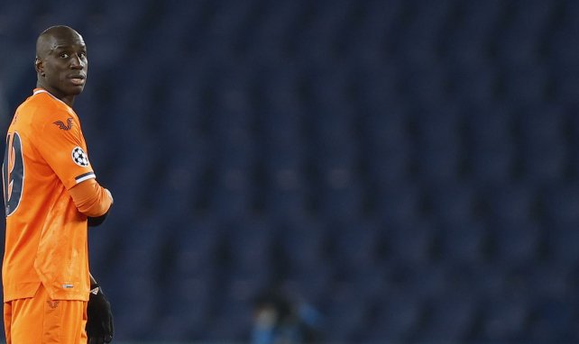 Demba Ba, con la elástica del Istanbul