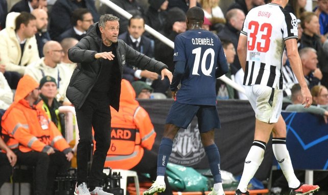 Luis Enrique con Ousmane Dembélé contra el Newcastle