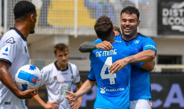 Diego Demme y Andrea Petagna celebrando un gol
