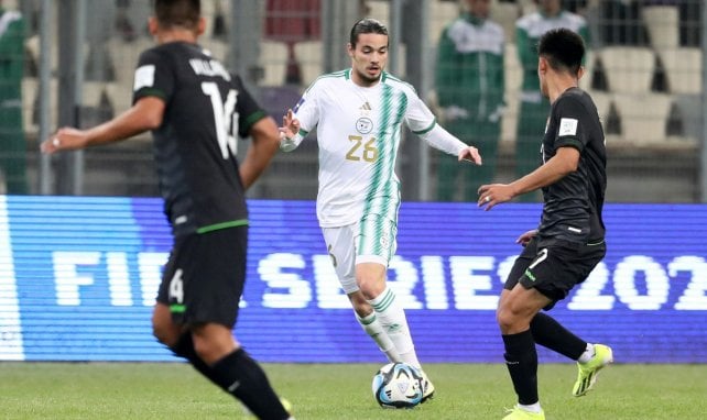 Dos rivales para el Chelsea por Anis Hadj Moussa