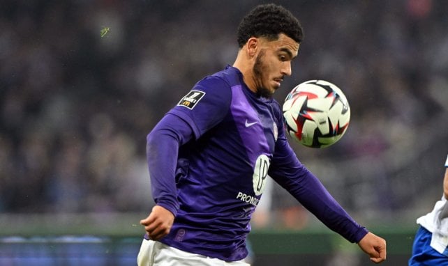 Zakaria Aboukhlal con el Toulouse.