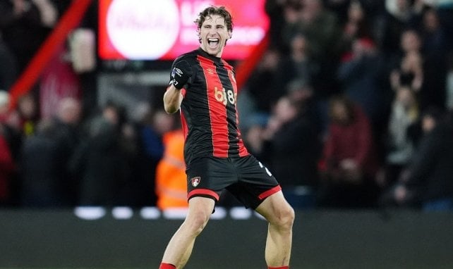 Ilya Zabarnyi con el Bournemouth