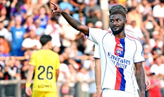 Ainsley Maitland-Niles llega al Everton