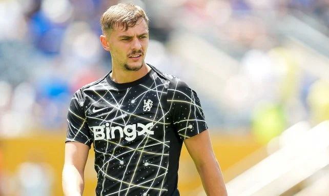 Kiernan Dewsbury-Hall con el Chelsea