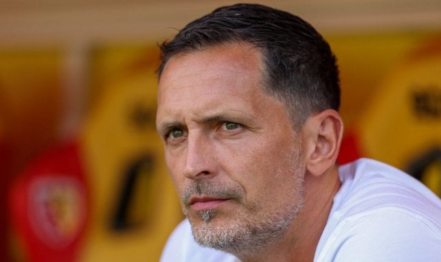 El Lens prescinde de su entrenador