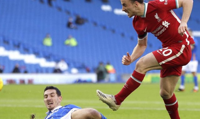 Diogo Jota en una acción