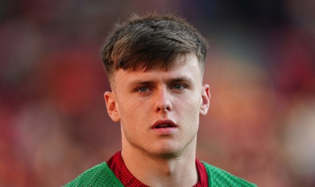 Ben Doak con el Liverpool
