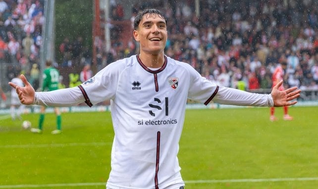 Deniz Zeitler celebra un gol