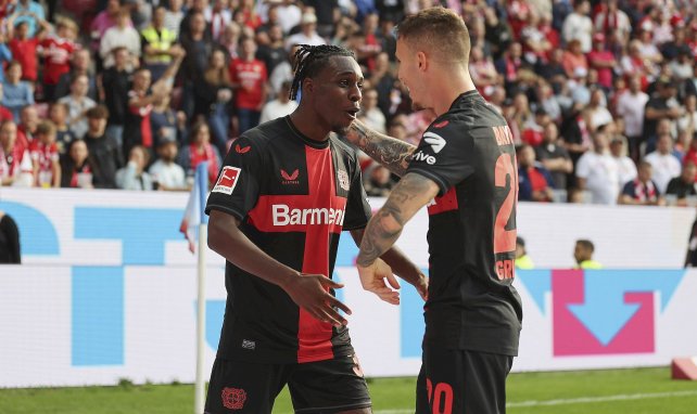 Grimaldo y Frimpong con el Leverkusen