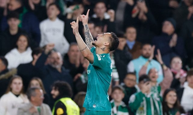 Antony, con la elástica del Real Betis