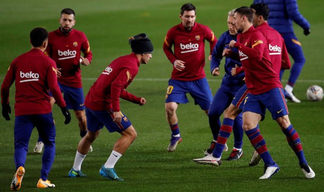 Los jugadores del FC Barcelona, en un calentamiento