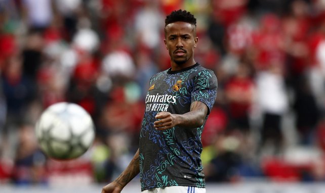 Eder Militao en un calentamiento