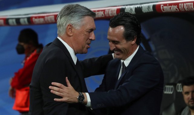 Carlo Ancelotti y Unai Emery se saludan en un duelo entre Real Madrid y Villarreal