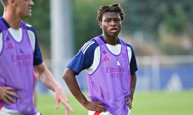 Enzo Molebe, en un entrenamiento