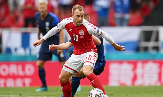 Christian Eriksen, en acción con Dinamarca contra Finlandia