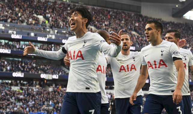 Heung-min Son festeja una de las dianas del Tottenham Hotspur