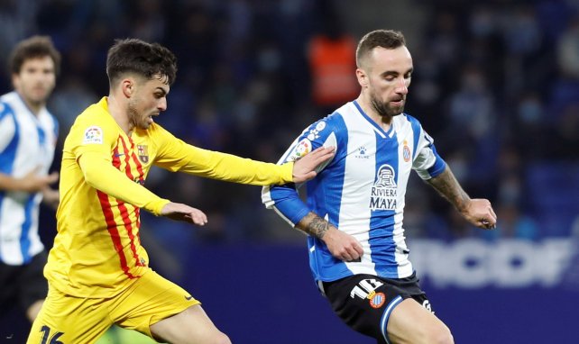 Sergi Darder y Pedri pelean por la pelota