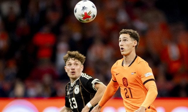 Ruben van Bommel llama la atención de Xavi en Países Bajos