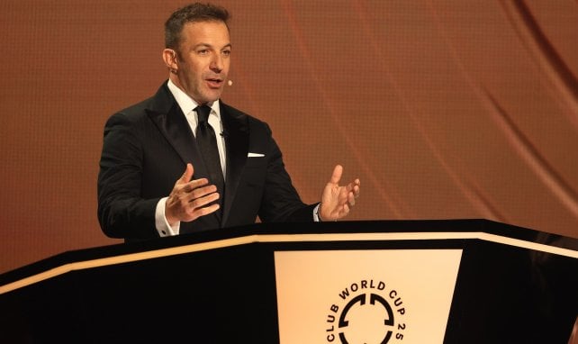 Alessandro Del Piero, trajeado