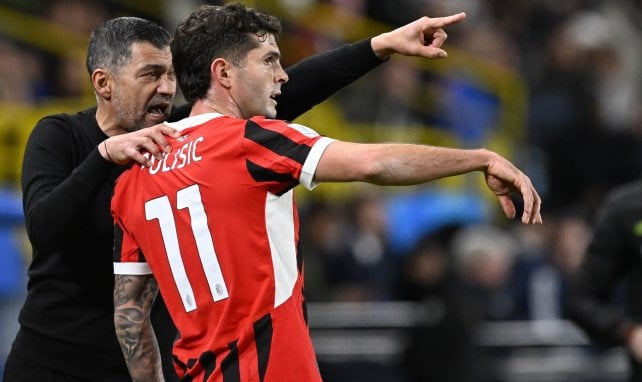 Conceiçao y Pulisic con el AC Milan