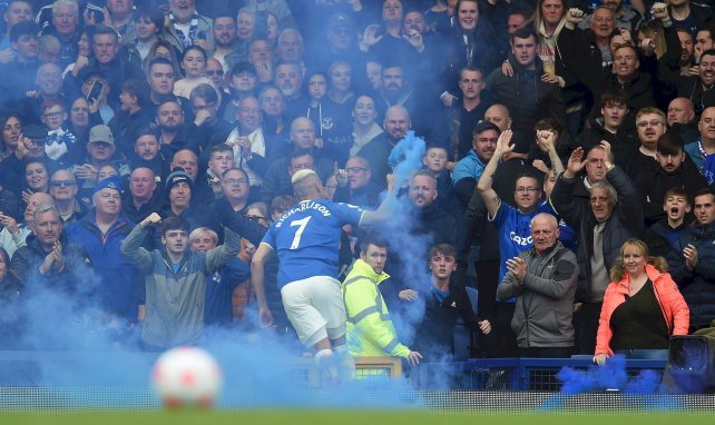 Richarlison celebra un gol con el Everton
