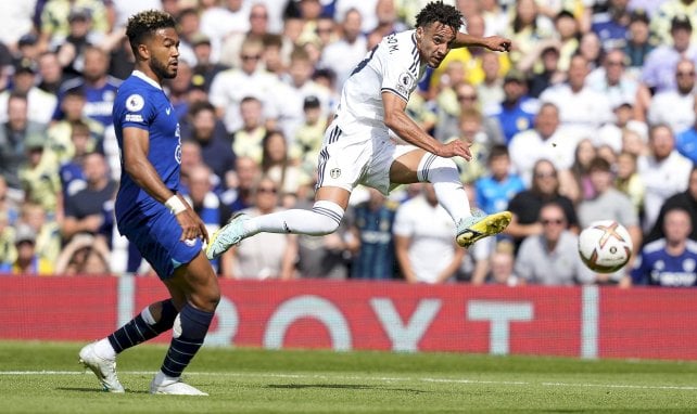 Rodrigo Moreno golpea a puerta ante la mirada de Reece James