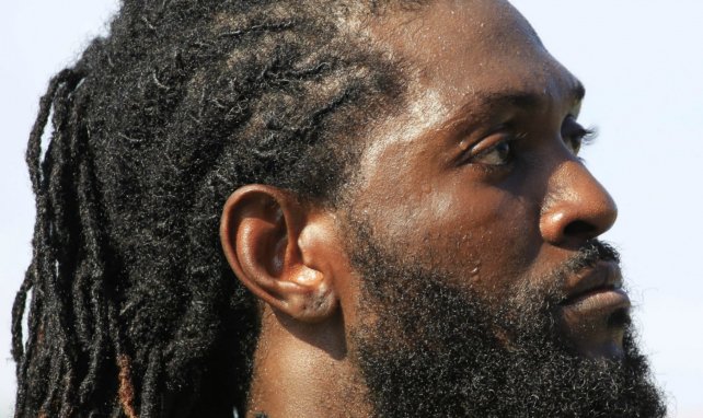 Emmanuel Adebayor se va de Paraguay