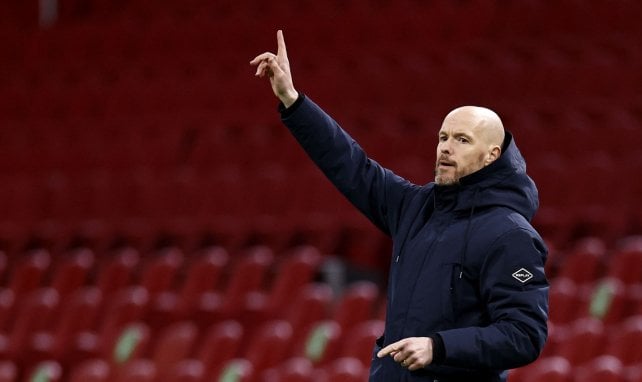 Erik ten Hag dando indicaciones