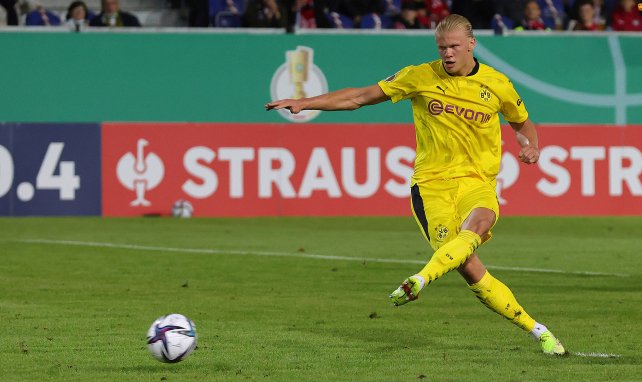 Erling Haaland, en acción con la elástica del Borussia Dortmund
