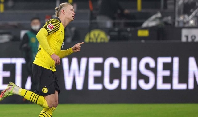 Erling Haaland celebra un gol con el Borussia Dortmund